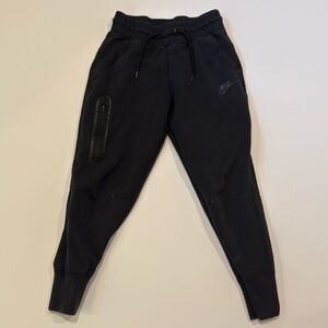Nike Tech Fleece Joggers Youth Medium Black Boys / Kids Sweatpants Pants